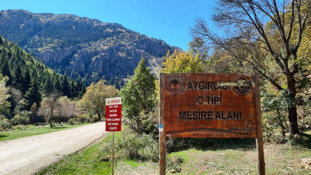 Konya’da su sesinin huzur verdiği mekan sonbaharın renklerine büründü 5